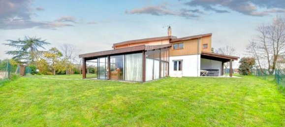 5 bedrooms Villa in Haute-Garonne, France No. 285690 2