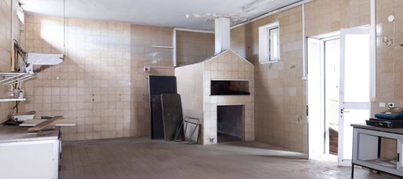 6 bedrooms House in Torre del Greco, Italy No. 324233 9