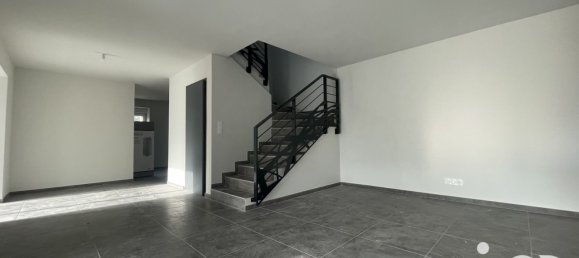 3 bedrooms House in Fleigneux, France No. 210941 2