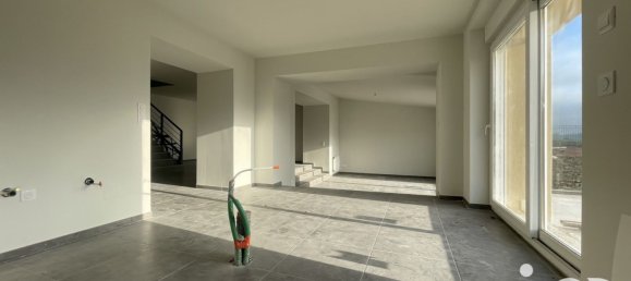 3 bedrooms House in Fleigneux, France No. 210941 4