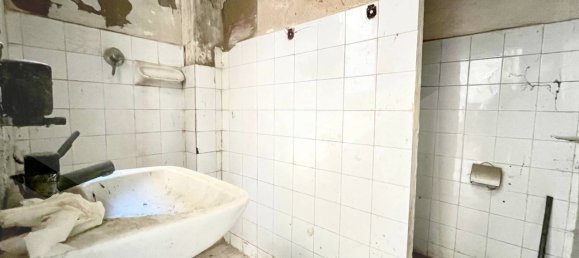 3 rooms Commercial property in Castelfranco di Sotto, Italy No. 22019 5