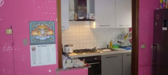 3 rooms Apartment in Mantua, Italy No. 298741 8