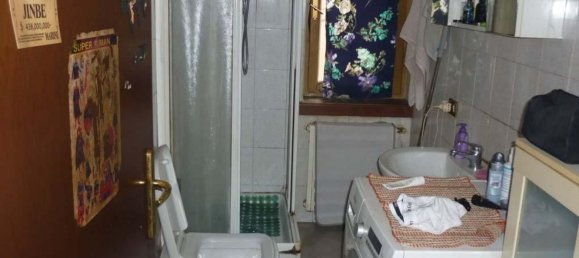 3 rooms Apartment in Mantua, Italy No. 298741 3