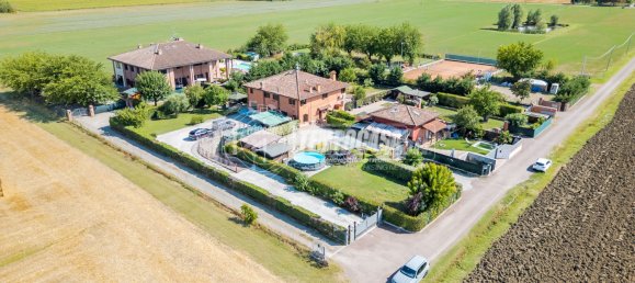 Квартира с 3 комнатами в Кастеназо, Италия № 275841 5