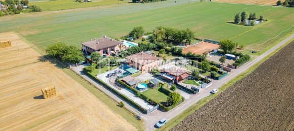 Квартира с 3 комнатами в Кастеназо, Италия № 275841 45