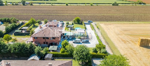 Квартира с 3 комнатами в Кастеназо, Италия № 275841 43