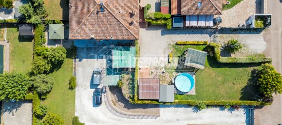 Квартира с 3 комнатами в Кастеназо, Италия № 275841 47