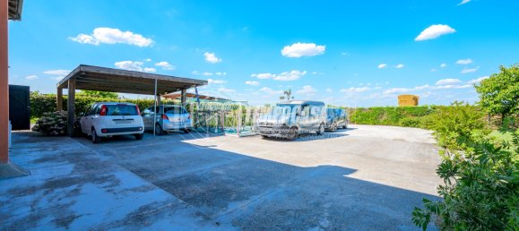 Квартира с 3 комнатами в Кастеназо, Италия № 275841 20