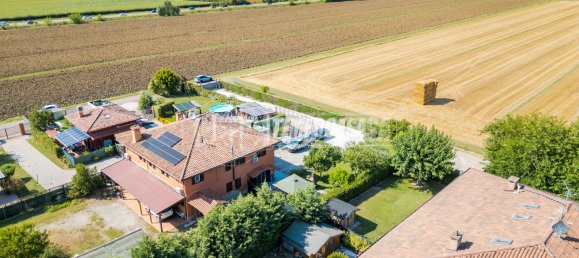 Квартира с 3 комнатами в Кастеназо, Италия № 275841 42