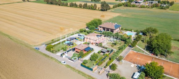 Квартира с 3 комнатами в Кастеназо, Италия № 275841 16