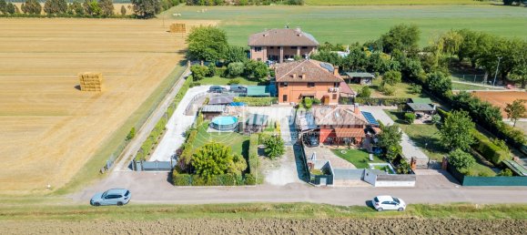 Квартира с 3 комнатами в Кастеназо, Италия № 275841 44