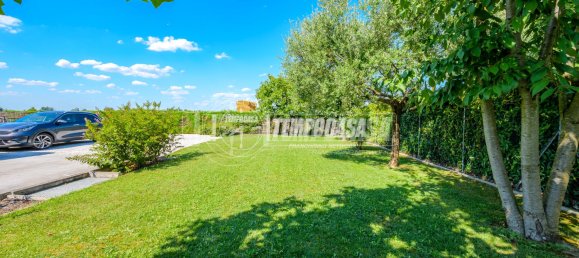 Квартира с 3 комнатами в Кастеназо, Италия № 275841 31