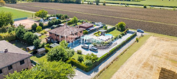 Квартира с 3 комнатами в Кастеназо, Италия № 275841 3