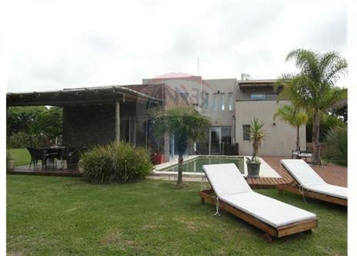 3 bedrooms House in Tigre, Argentina No. 76143