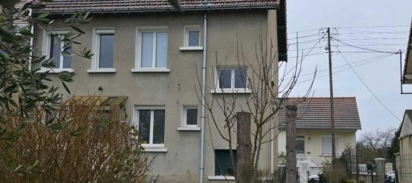 3 bedrooms House in Chatellerault, France No. 192529 8