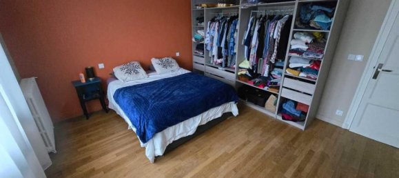 3 bedrooms House in Chatellerault, France No. 192529 3