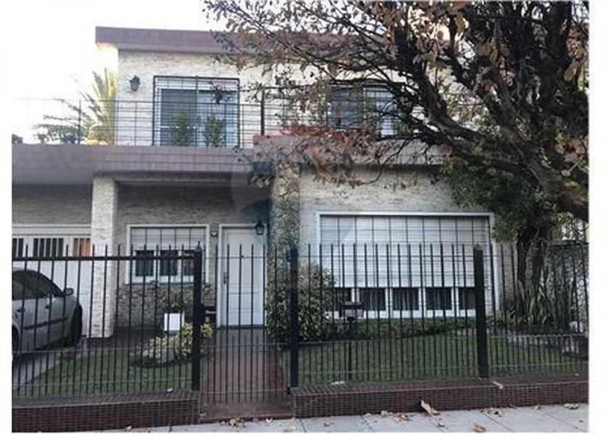 3 bedrooms House in Ituzaingo, Argentina No. 57339