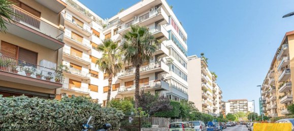 Apartamento de 3 dormitorios en Palermo, Italy No. 328614 2