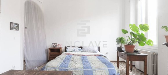 2 bedrooms Apartment in Florence, Italy No. 310313 2