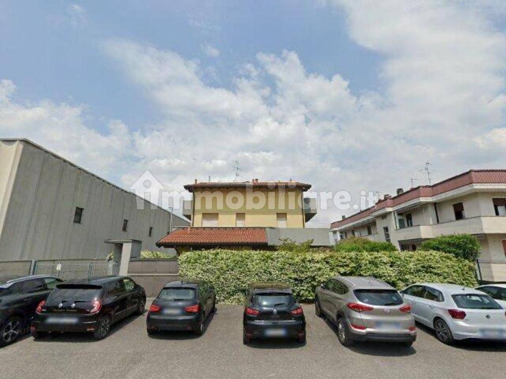 Квартира с 6 спальнями в Макерио, Италия № 281700