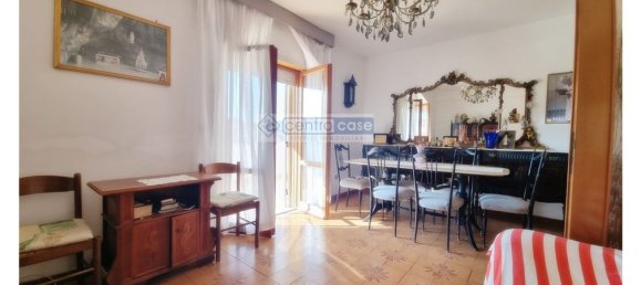 Apartamento de 4 dormitorios en Gaeta, Italy No. 337030 5