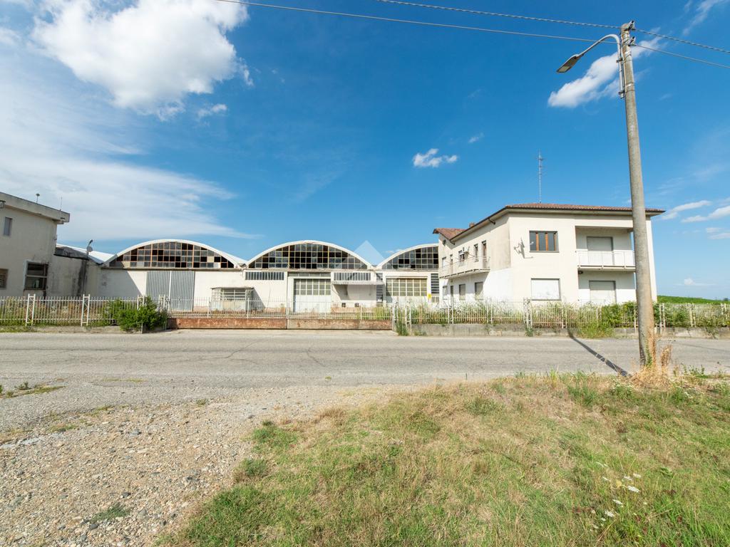 Almacén de 9 habitaciónes en San Giorgio Monferrato, Italy No. 287973