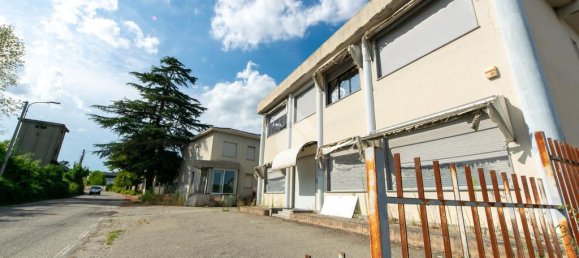 Almacén de 9 habitaciónes en San Giorgio Monferrato, Italy No. 287973 4