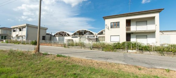 Almacén de 9 habitaciónes en San Giorgio Monferrato, Italy No. 287973 2