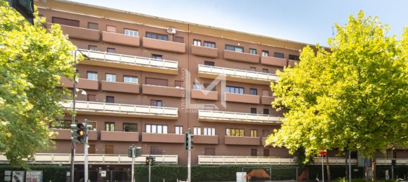 3 bedrooms Apartment in Milan, Italy No. 357791 30