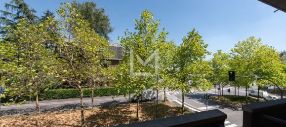 3 bedrooms Apartment in Milan, Italy No. 357791 24