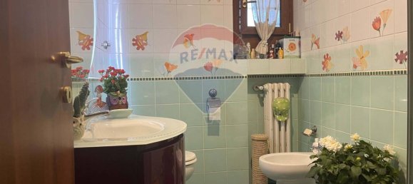 5 rooms Apartment in Rome, Italy No. 136219 9