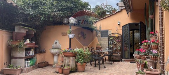 5 rooms Apartment in Rome, Italy No. 136219 2