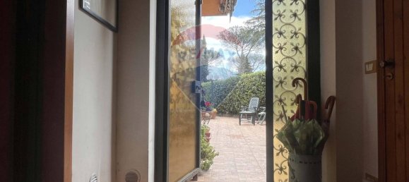 5 rooms Apartment in Rome, Italy No. 136219 3