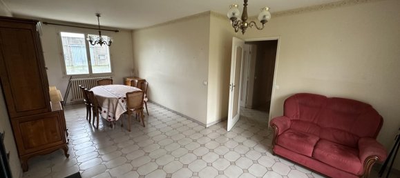 3 bedrooms House in Deols, France No. 213201 2