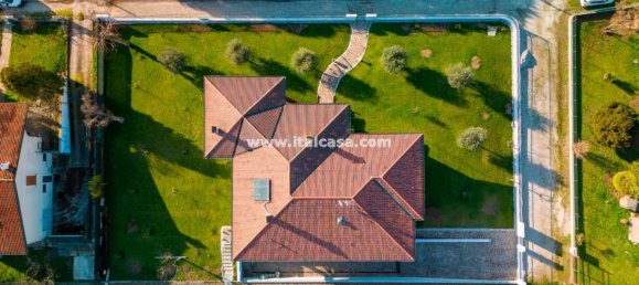 4 Schlafzimmer Villa in Curtatone, Italy, Nr. 353805 2