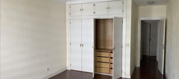 4 bedrooms Apartment in Porto, Portugal No. 79318 5