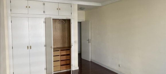 4 bedrooms Apartment in Porto, Portugal No. 79318 6