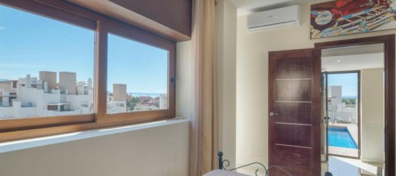 3 bedrooms Penthouse in Estepona, Spain No. 44041 12