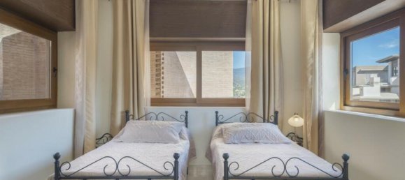 3 bedrooms Penthouse in Estepona, Spain No. 44041 10