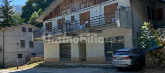 2 bedrooms Apartment in Sant'Eufemia a Maiella, Italy No. 206037 3