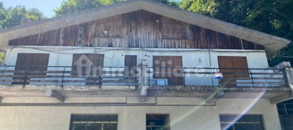 2 bedrooms Apartment in Sant'Eufemia a Maiella, Italy No. 206037 4