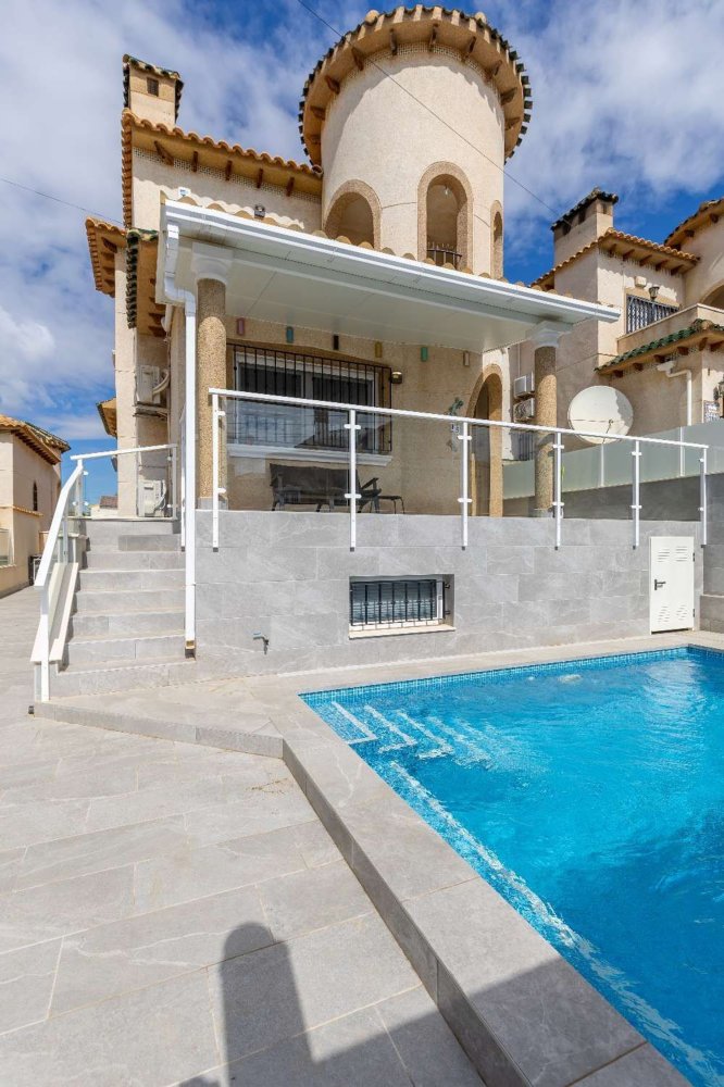 4 bedrooms Villa in San Miguel de Salinas, Spain No. 249057