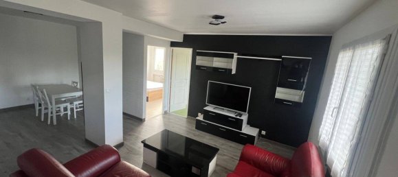 2 bedrooms Apartment in Saint-Etienne, France No. 355567 3