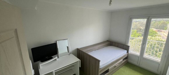 2 bedrooms Apartment in Saint-Etienne, France No. 355567 2