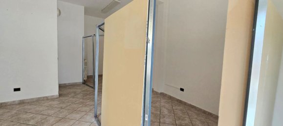 Imóvel comercial de 1 divisão em Monte San Pietro, Italy N.º 223857 6