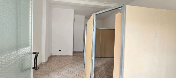 Imóvel comercial de 1 divisão em Monte San Pietro, Italy N.º 223857 7