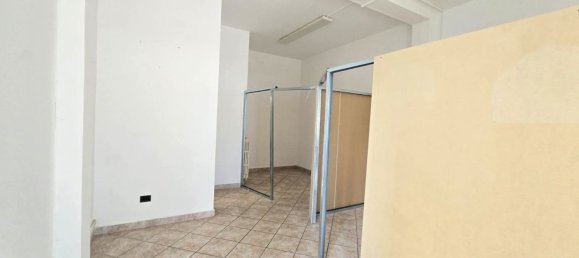 Imóvel comercial de 1 divisão em Monte San Pietro, Italy N.º 223857 10