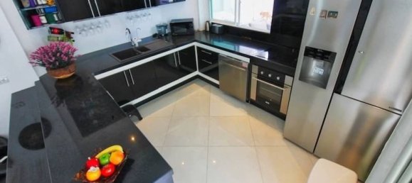 6 bedrooms Villa in Pattaya, Thailand No. 19305 16