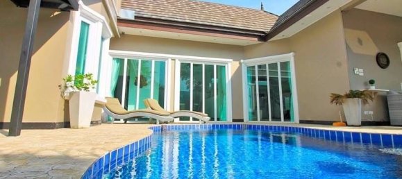 6 bedrooms Villa in Pattaya, Thailand No. 19305 14