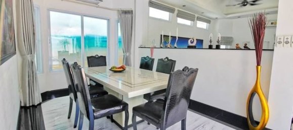 6 bedrooms Villa in Pattaya, Thailand No. 19305 12